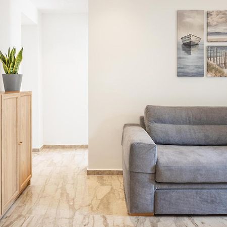 Minimalist Apartment Near The Airport And The City Center Kanálion Extérieur photo